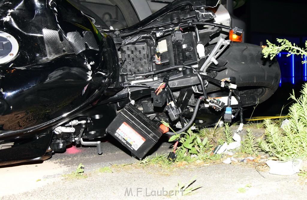 Schwerer Motorrad Unfall Feldkassel Robert Boschstr Edsel Fordstr P103.JPG - Miklos Laubert